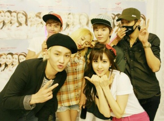 Girls' Generation Reveals Backstage Photo with Eunhyuk, EXO and Key From 2013 Tour 'Girls& Peace' In Seoul [PHOTOS] | KpopStarz