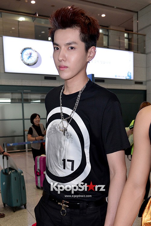 Kris EXO M Duizhang #Airport  Kris exo, Wu yi fan, Kris wu