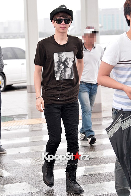 Airport Style: ZE:A Leaving for Fan Meeting in Sanghai on July 13, 2013 ...