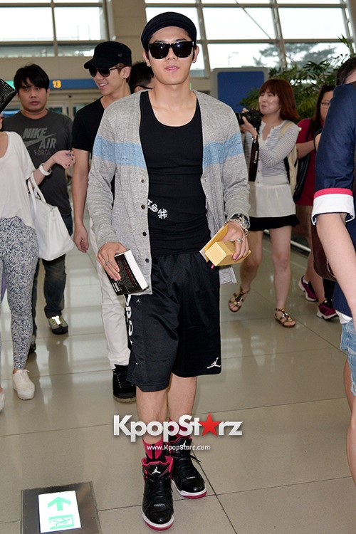 Airport Style: ZE:A Leaving for Fan Meeting in Sanghai on July 13, 2013 ...