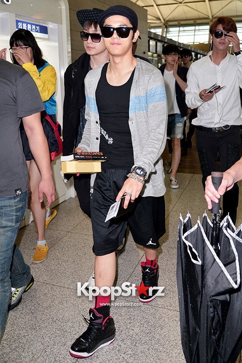 Airport Style: ZE:A Leaving for Fan Meeting in Sanghai on July 13, 2013 ...