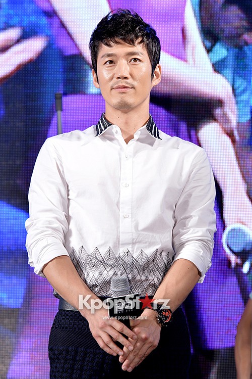Jang Hyuk : Movie 'The Flu' Show Case-July 22, 2013 [PHOTOS] | KpopStarz