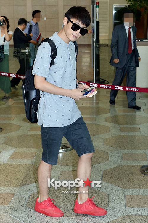 BEAST Shows off Hip-Hop Fashion at Airport on Way to Japan Concert ...