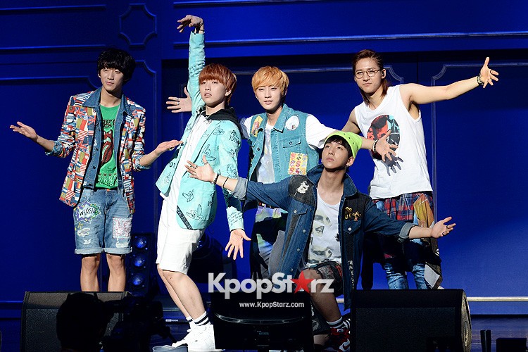 B1A4 Transforms into Toys for '2013 B1A4 LIMITED SHOW AMAZING