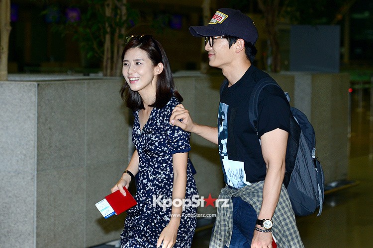 Lee Bo Young and Ji Sung Leaving for Wedding Photography in Spain - Aug