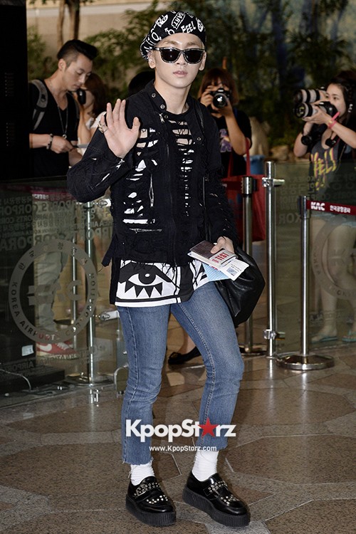 SHINee Looks Something Different Style as Usual While Leaving for Japan ...