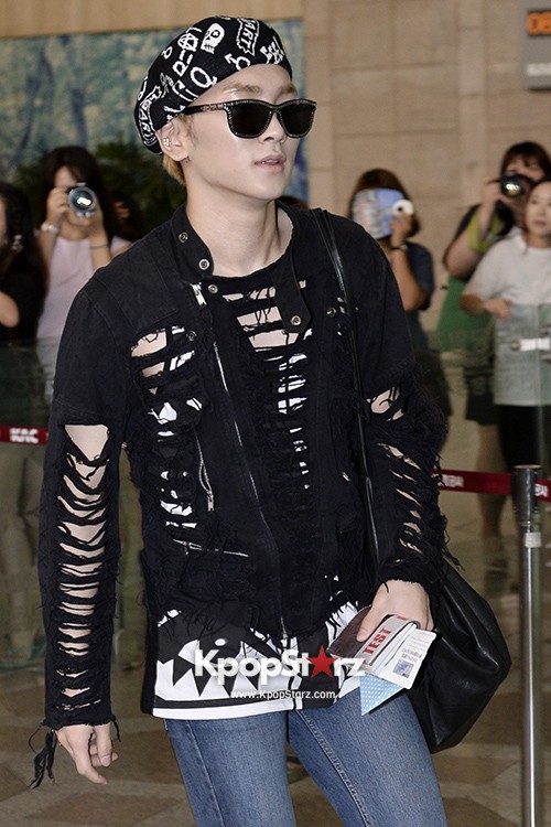 SHINee Looks Something Different Style as Usual While Leaving for Japan ...