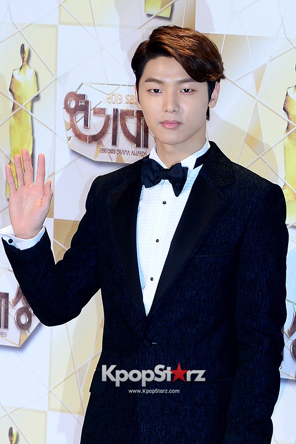 CNBLUE's Kang Min Hyuk at SBS Entertainment Awards 2013 Red Carpet