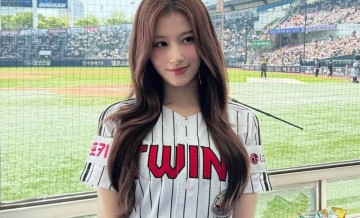 TWICE Sana Goes Viral After Throwing First Pitch: 'She's Breathtaking...'
