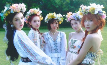 Red Velvet 'Cosmic' Fashion: Get Your 'Summer Horror' Vibe On With THESE 5 Festive Outfits